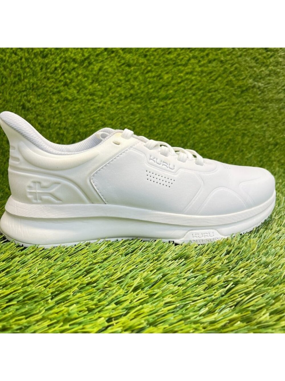 Kuru Shift Womens Size 8 White Athletic Leather Walking Anti-Slip Shoes Sneakers